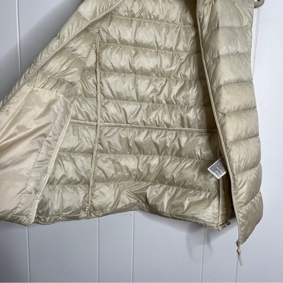 Uniqlo Ultra Light Down Puffer Vest Pearl Cream Packable Collar Women's Large - Picture 7 of 9
